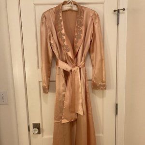 Women's Vintage 50s Peach Satin Robe
